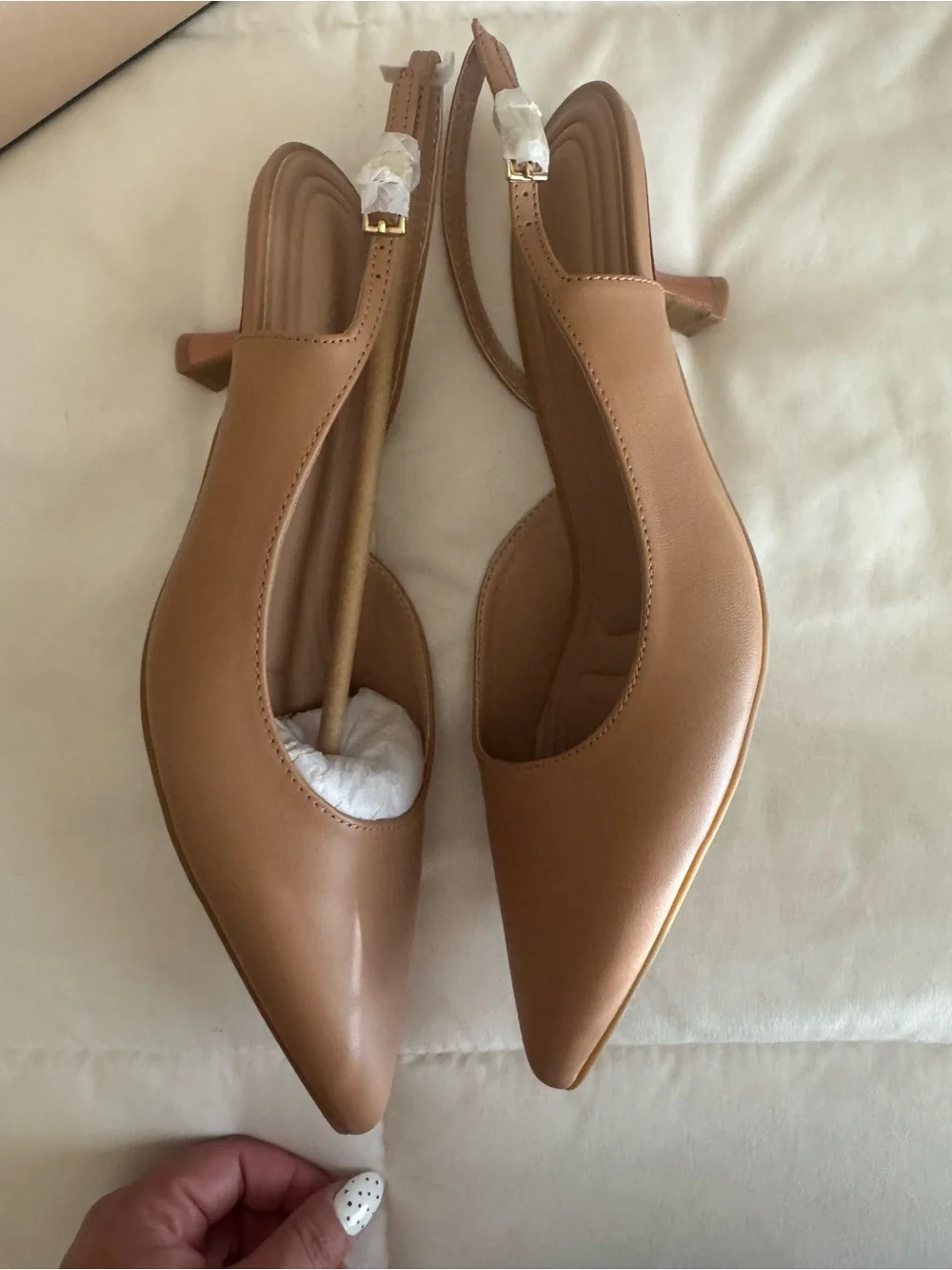 BCBGeneration Women's Tan Pointed Slingback heels - Smooth Leather Look